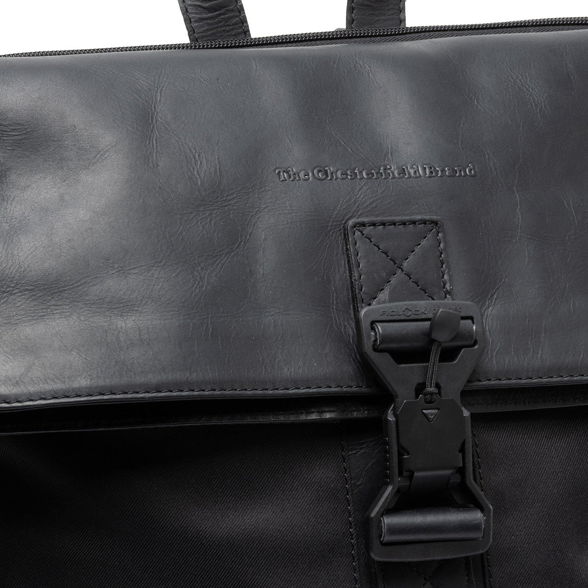 Solid Antique Brass Hardware &amp; Heavy-Duty Dual Zipper Detail on Trondheim Full-Grain Leather Laptop Backpack da Donna