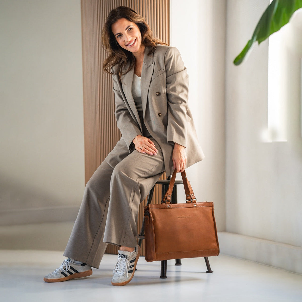 Manly Full-Grain Leather Laptop Bag da Donna – Vista prodotto alternativa 3