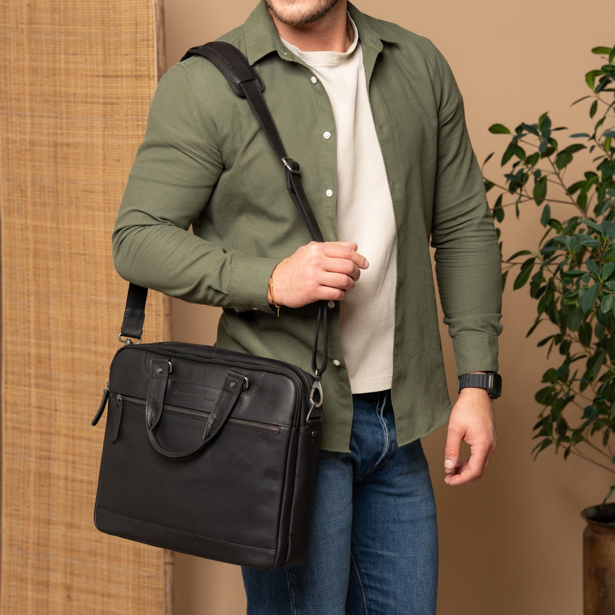 Montara Full-Grain Leather Laptop Bag da Donna - Structured Side Profile Showing Gusset Depth &amp; Expansion Capacity
