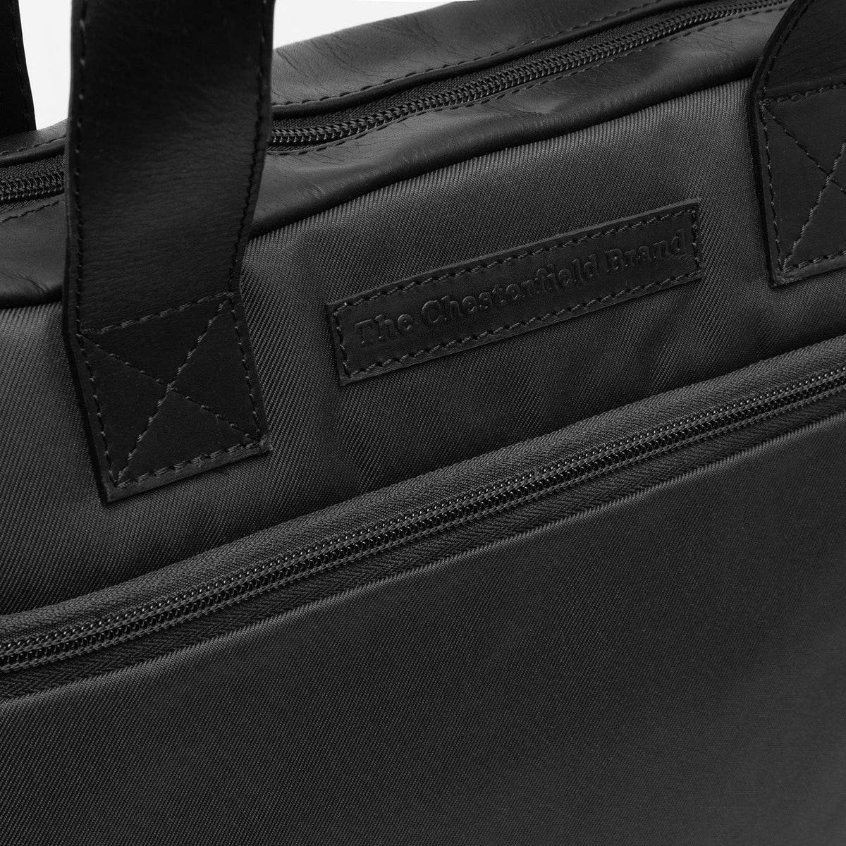 Vista interna Showing Dedicated Padded Laptop Sleeve &amp; Multi-Compartment Organization