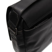 Solid Antique Brass Hardware &amp; Heavy-Duty Dual Zipper Detail on Richard Full-Grain Leather Laptop Bag da Uomo