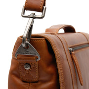 Vista interna Showing Dedicated Padded Laptop Sleeve &amp; Multi-Compartment Organization