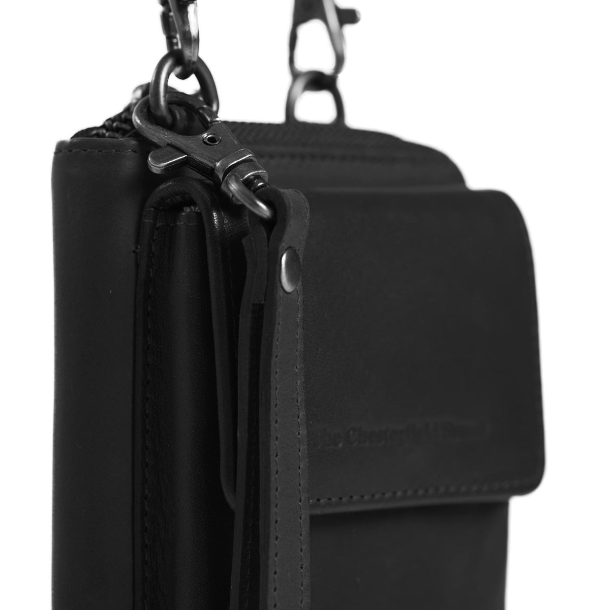 Dettaglio ravvicinato of Classic Collar &amp; Heavy-Duty Zipper Hardware on Malaga Full-Grain Leather Phone Bag da Donna