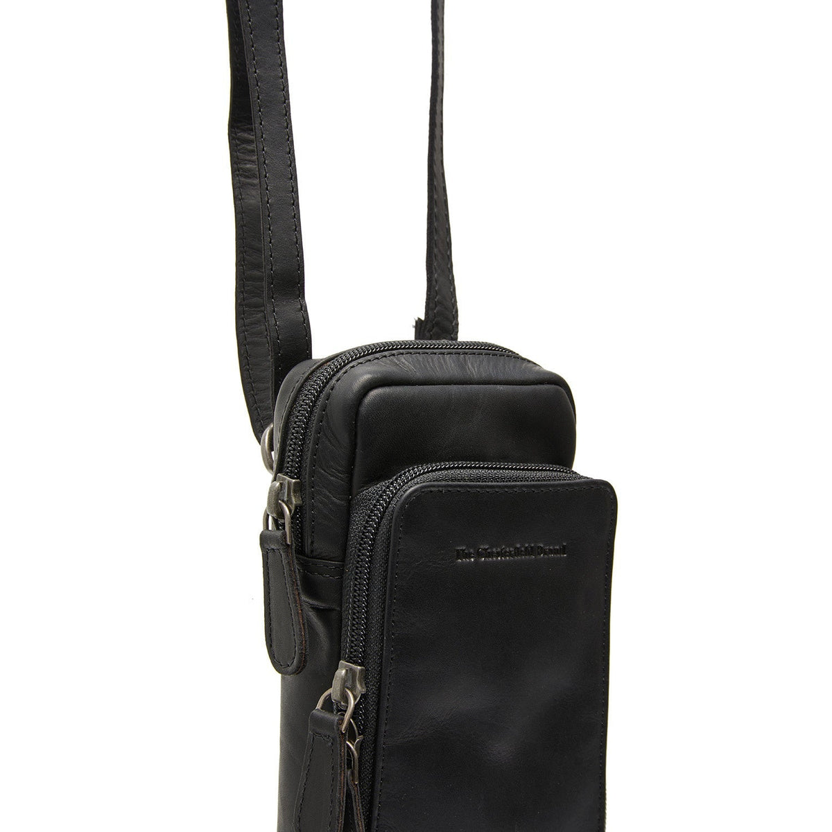 Tailored Rib Cuffs &amp; Hem Craftsmanship Construction Detail on Valdes Full-Grain Leather Phone Bag da Donna