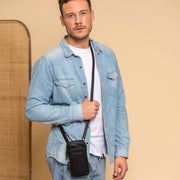 Valdes Full-Grain Leather Phone Bag da Donna - Lateral Side Profile View Showing Sleeve Cut &amp; Athletic Taper Fit