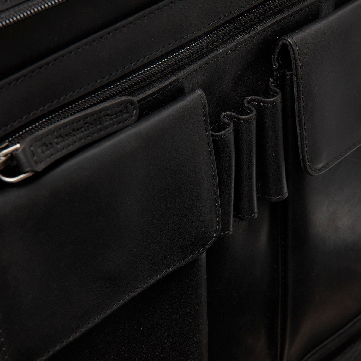 Authentic 100% Full-Grain Leather Grain Texture &amp; Heavy-Duty Seam Stitching Detail
