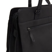 100% Full-Grain Wax Pull-Up 100% Full-Grain Leather Grain Texture &amp; Handcrafted Patina Detail