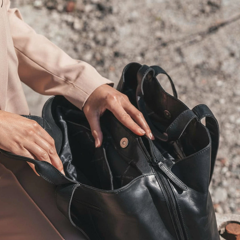 Gail Full-Grain Leather Shoulder Bag da Donna - Structured Side Profile Showing Gusset Depth &amp; Expansion Capacity