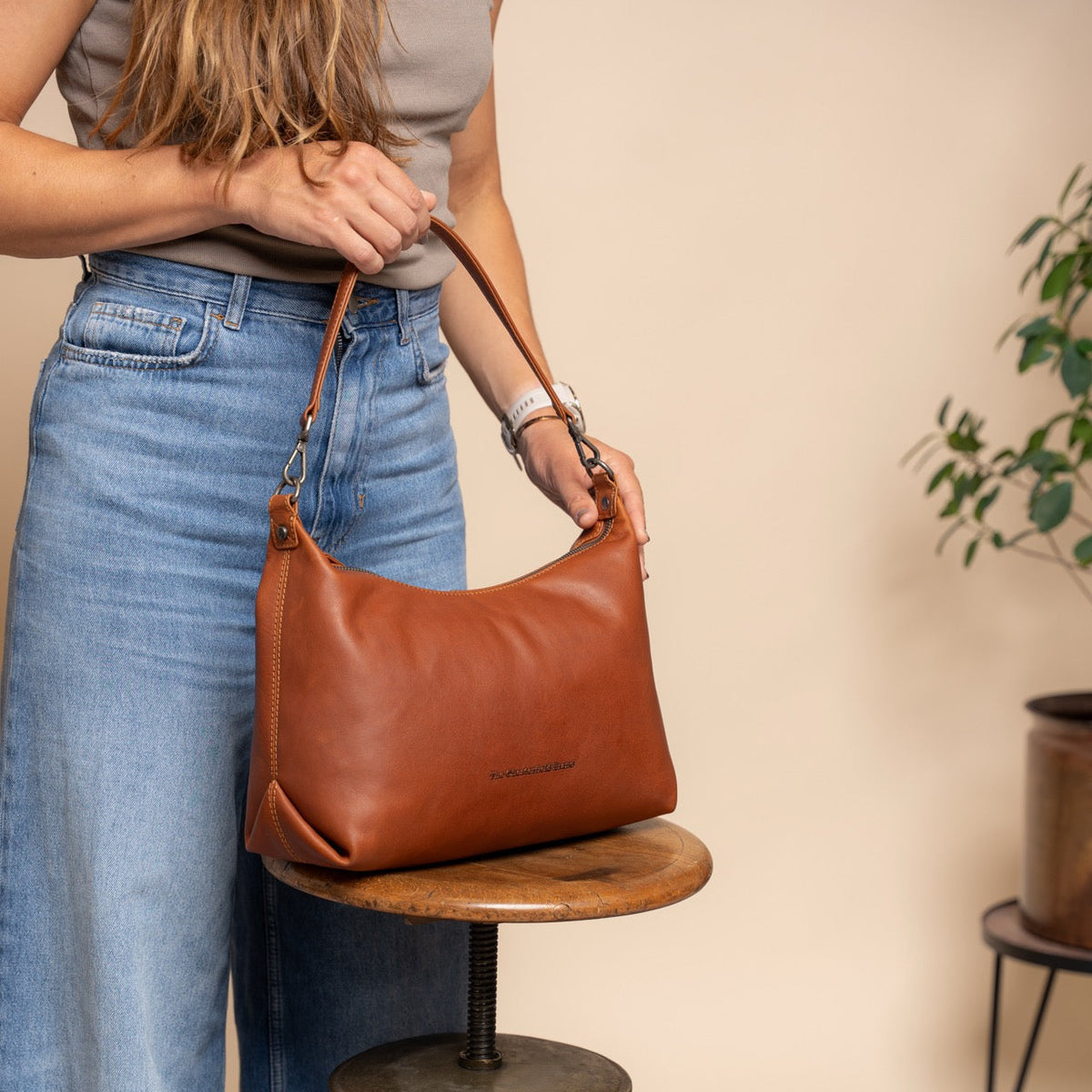 
Skara Borsa a spalla in pelle pieno fiore – alternate product view 3