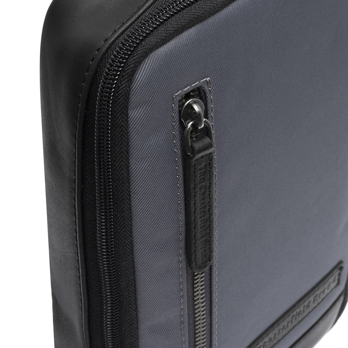 Vista interna Showing Dedicated Padded Laptop Sleeve &amp; Multi-Compartment Organization