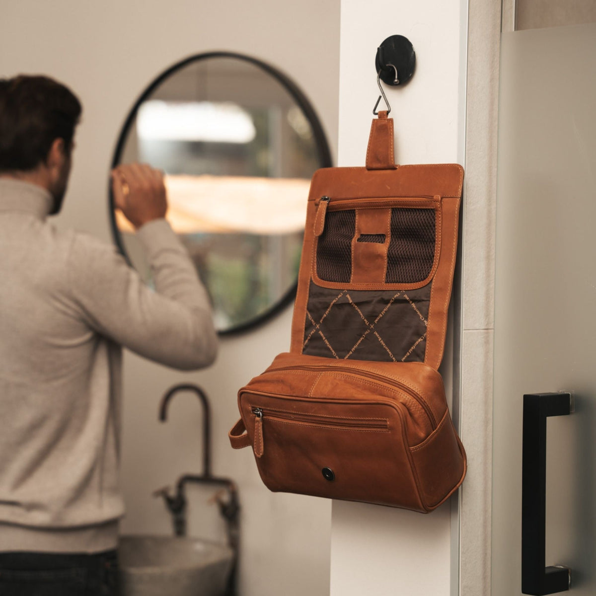 Rosario Full-Grain Leather Toiletry Bag da Donna – Vista prodotto alternativa 2