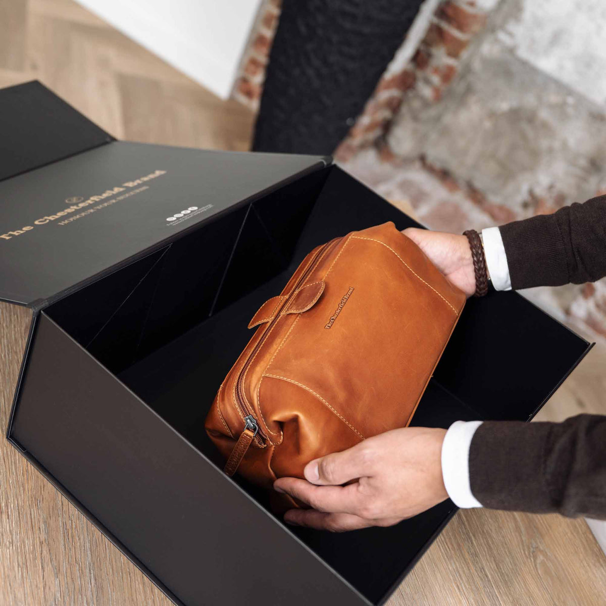 Vince Full-Grain Leather Toiletry Bag da Donna – Vista prodotto alternativa 2