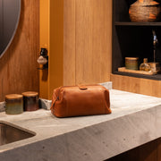 Vince Full-Grain Leather Toiletry Bag da Donna – Vista prodotto alternativa 3