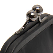 Solid Antique Brass Hardware &amp; Heavy-Duty Dual Zipper Detail on Calvia Full-Grain Portafoglio in Pelle da Donna