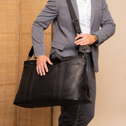 Mark Full-Grain Leather Weekender Bag da Donna - Structured Side Profile Showing Gusset Depth &amp; Expansion Capacity