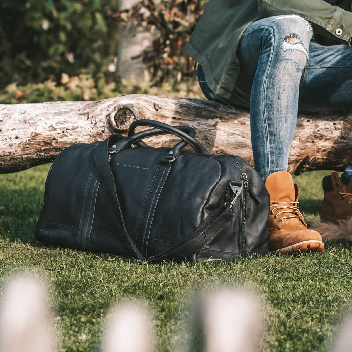 Melbourne Full-Grain Leather Weekender Bag da Donna - Structured Side Profile Showing Gusset Depth &amp; Expansion Capacity