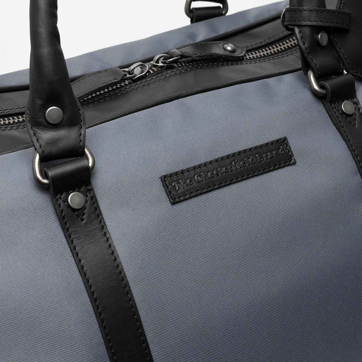 100% Full-Grain Wax Pull-Up 100% Full-Grain Leather Grain Texture &amp; Handcrafted Patina Detail