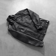 Styled Fit Perspective of Men's Legacy Nero Giacca Biker in Pelle da Uomo on Model - Natural Daylight Drape