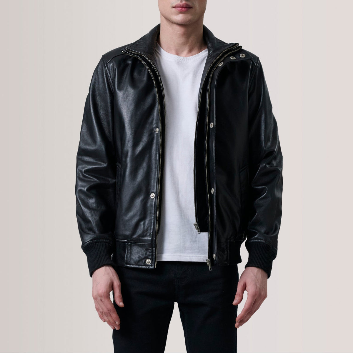Lester Marrone Suede Bomber in Pelle da Uomo For Men in Brown Goatskin Suede - Vista frontale e linea su misura | Acquista online