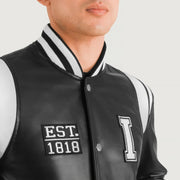 Dettaglio ravvicinato of Varsity &amp; Snap Button Hardware on Liberte Illinois Nero Leather Varsity Giacca in Pelle da Uomo