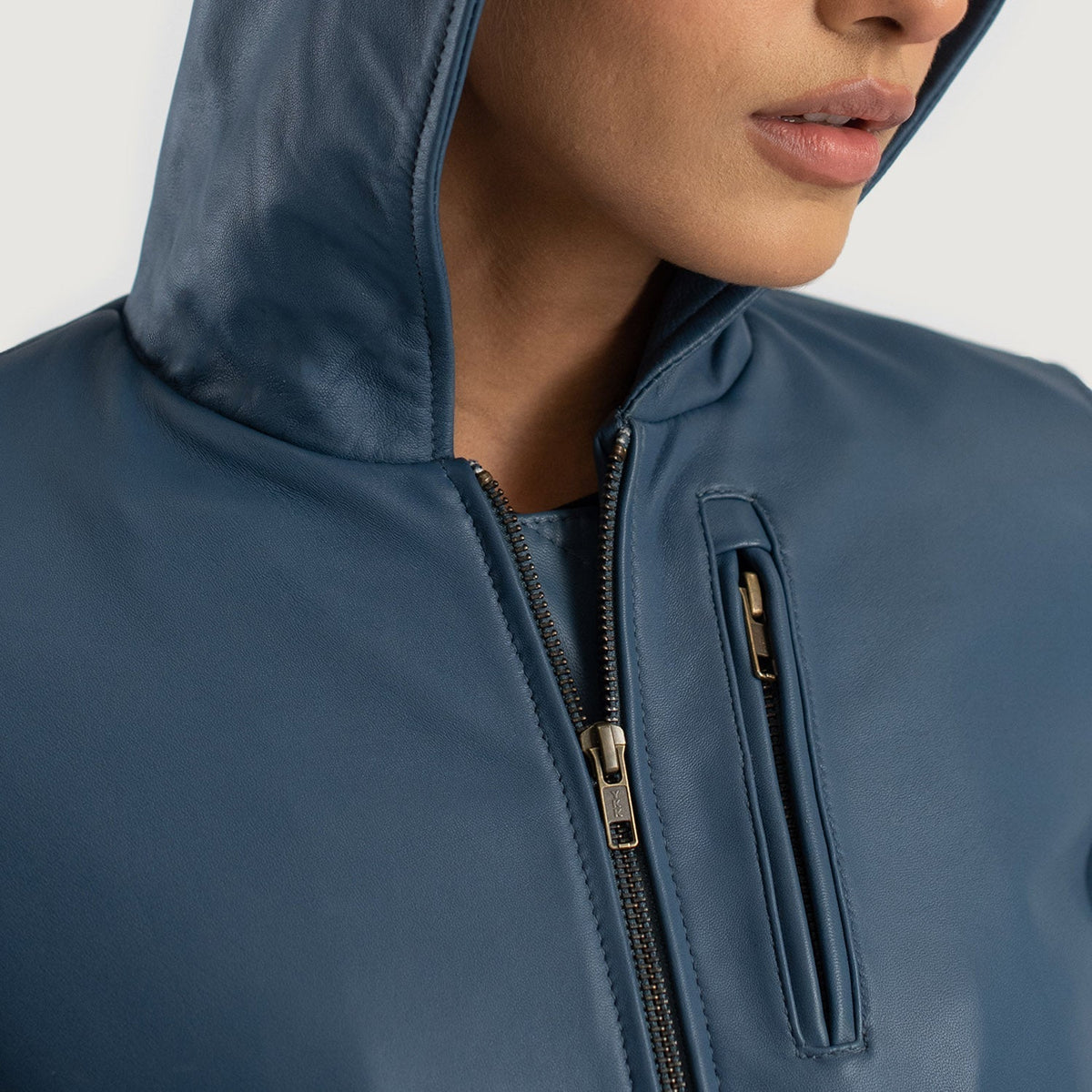 Vista interna Showing Fully Fleece Lined &amp; Dual Inside Utility Storage Pockets