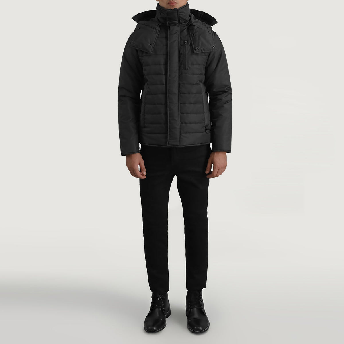 
Malcolm Nero Hooded Puffer Giacca in Pelle da Uomo - Vista laterale che mostra il taglio ergonomico delle maniche