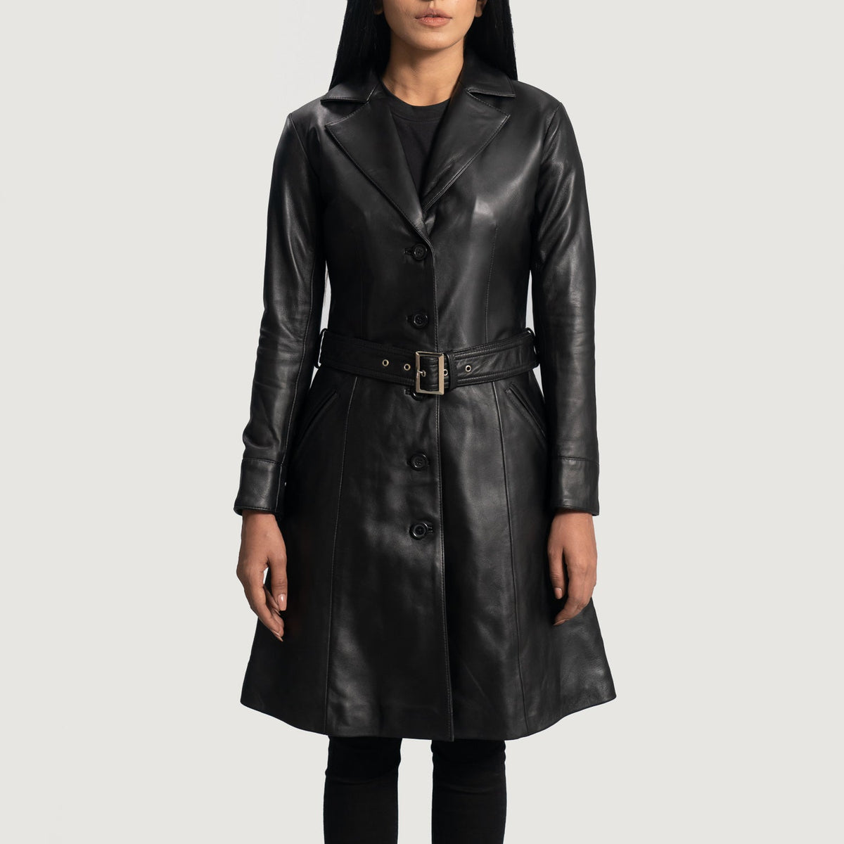 Dettaglio ravvicinato of Notch &amp; Button Hardware on Women's Moonlight Nero Trench in Pelle da Donna