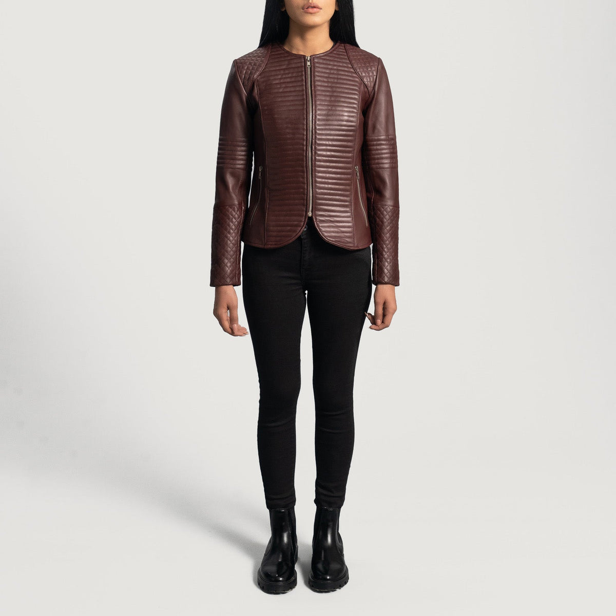 Dettaglio ravvicinato of Classic Collar &amp; Zipper Hardware on Women's Nexi Quilted Maroon Leather Jacket