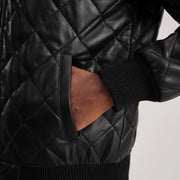 
Vista interna Showing Quilted Polyester Lining & Due tasche interne funzionali
