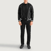 Dettaglio ravvicinato of Varsity collar &amp; Zipper Hardware on Pascal Nero Leather Varsity Giacca in Pelle da Uomo