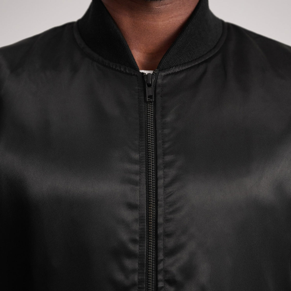 
Vista interna Showing Polyester Lining & Due tasche interne funzionali