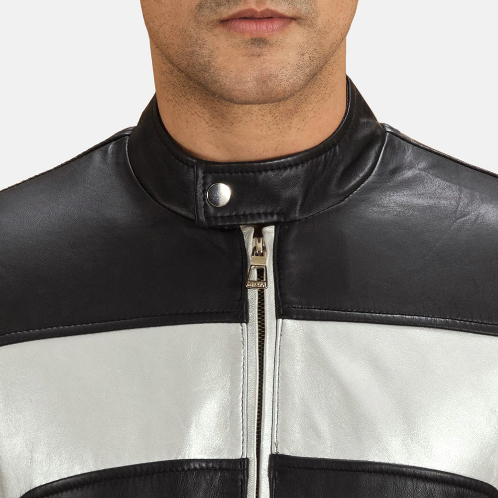 Vista interna Showing Quilted viscose lining &amp; Dual Inside Utility Storage Pockets