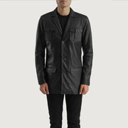 Dettaglio ravvicinato of Band &amp; Button Hardware on Ray Cutler Black Leather Blazer