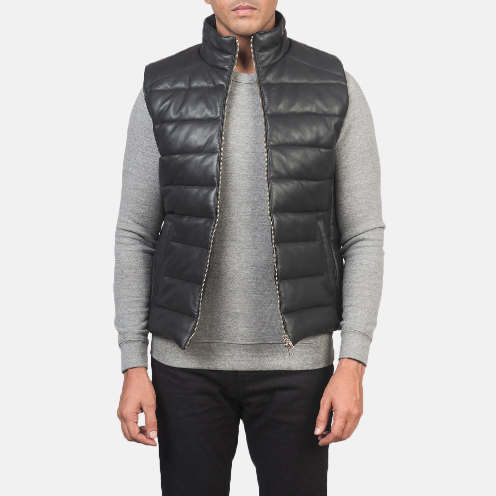Men's Reeves Nero Leather Puffer Vest da Uomo in Black Sheepskin Leather - Vista frontale e linea su misura | Acquista online