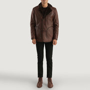 Dettaglio ravvicinato of Notch &amp; Button Hardware on Men's Rocky Marrone Fur Cappotto in Pelle da Uomo