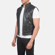 
Black Cowhide &Amp; Sheepskin Leather Biker Jacket - Vista posteriore con spalle definite e orlo pulito