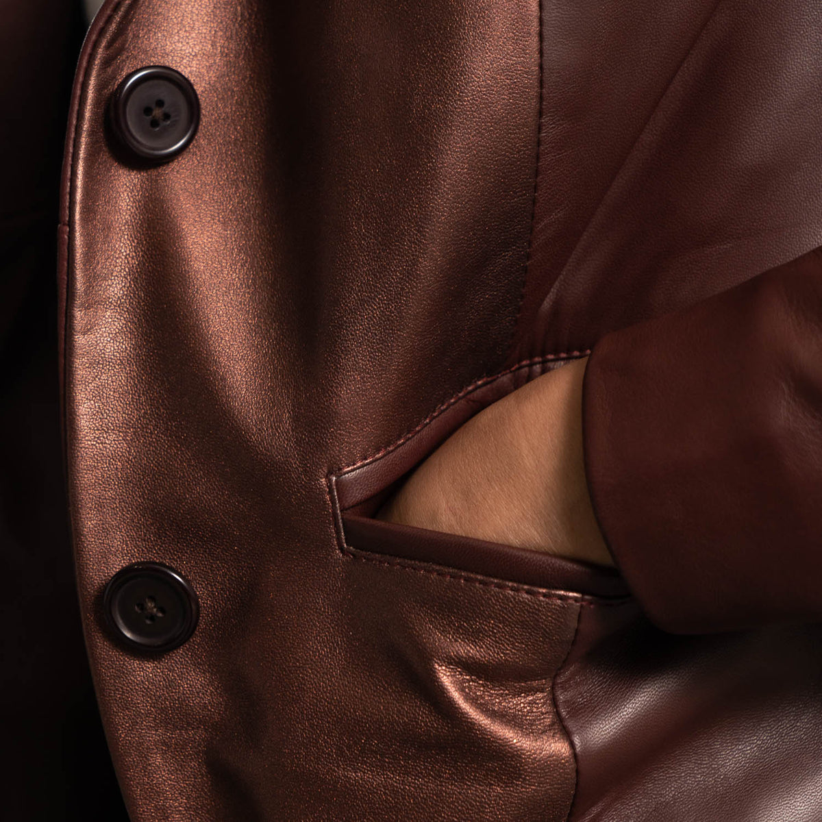
Authentic Sheepskin Leather with Aniline Finish Grain Texture & Heavy-Duty Seam Stitching Detail