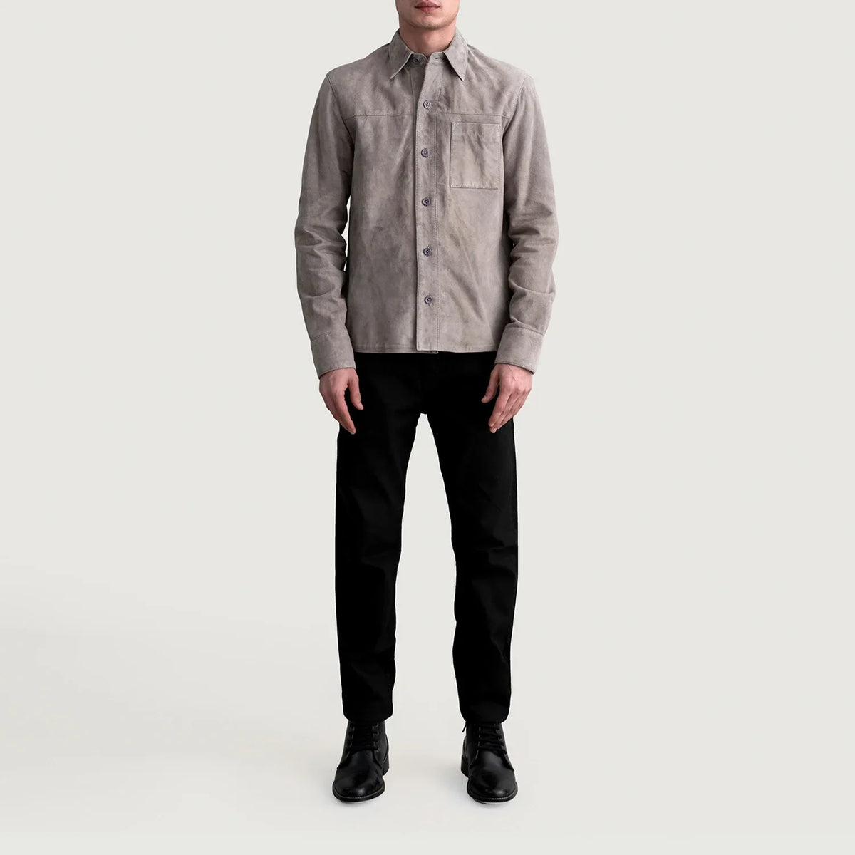 
Dettaglio ravvicinato of Shirt & Buttons Hardware on Scout Grigio Suede Leather Shirt da Uomo