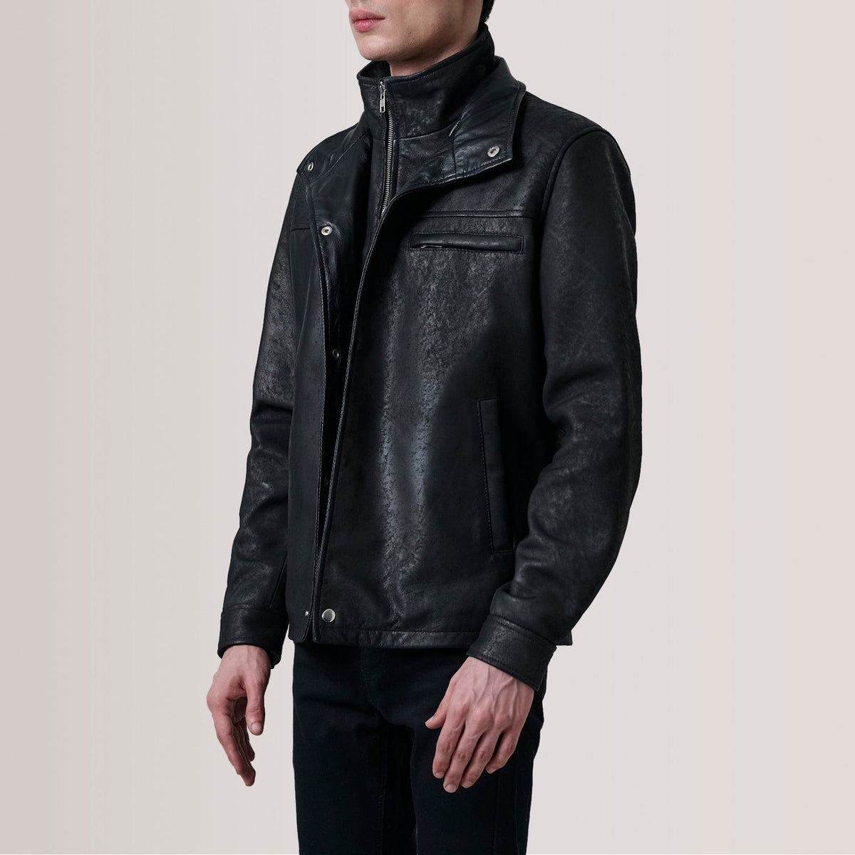 Sean Nero Snuffed Classic Giacca in Pelle da Uomo For Men - Lateral Side Profile View Showing Sleeve Cut &amp; Athletic Taper Fit