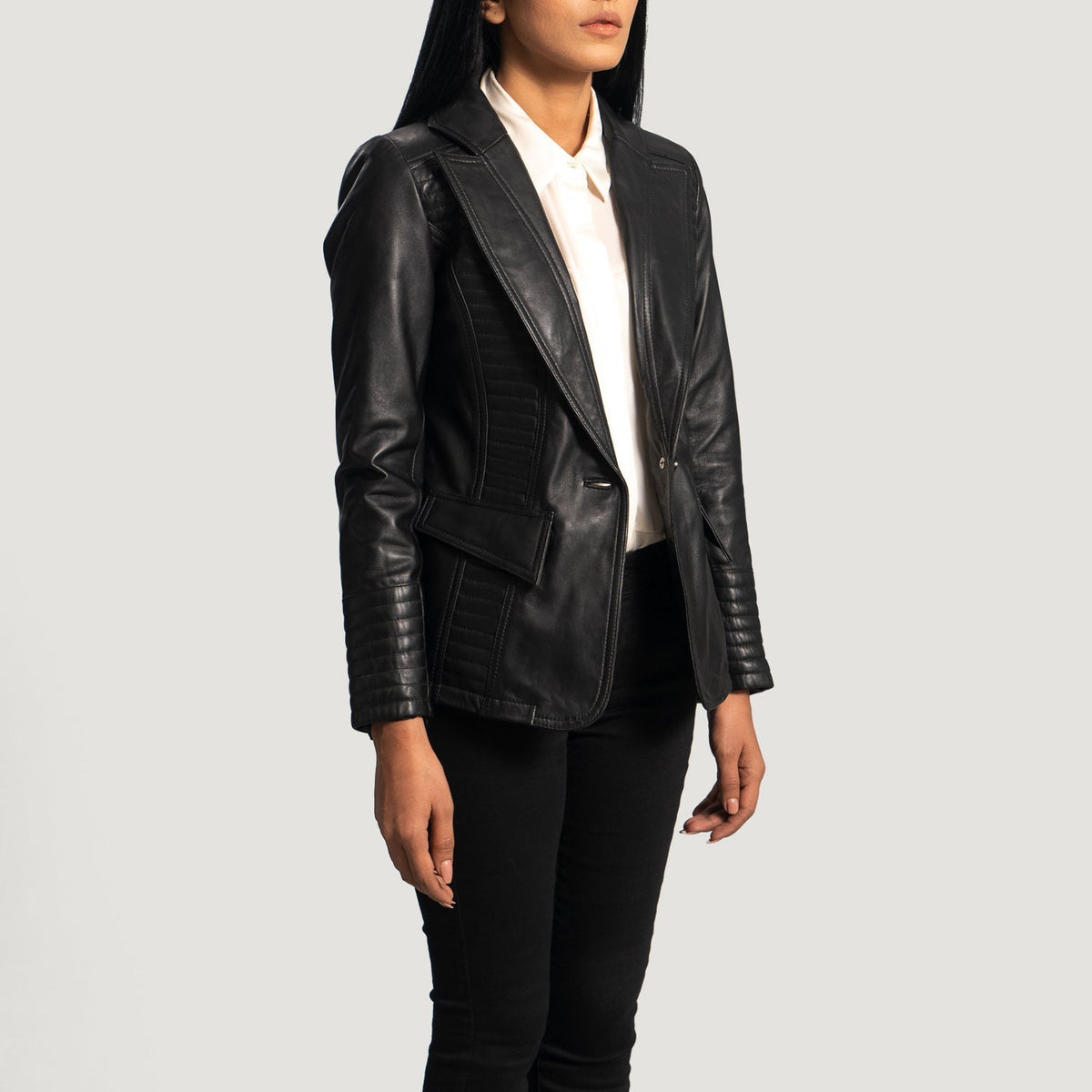 Black Sheepskin leather Blazer - Vista posteriore Showing Tailored Shoulder Fit &amp; Clean Hemline