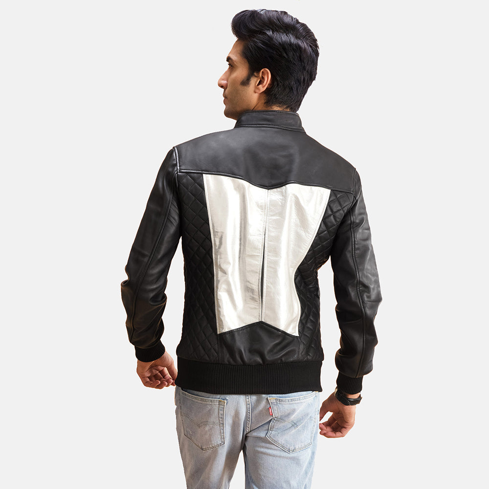 
Spade Silver Nero Bomber in Pelle da Uomo - Vista laterale che mostra il taglio ergonomico delle maniche
