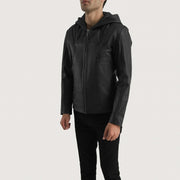 
Spratt Nero Hooded Giacca in Pelle da Uomo - Vista laterale che mostra il taglio ergonomico delle maniche