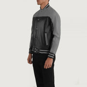 
Black & Red Sheepskin Leather Varsity Jacket - Vista posteriore con spalle definite e orlo pulito
