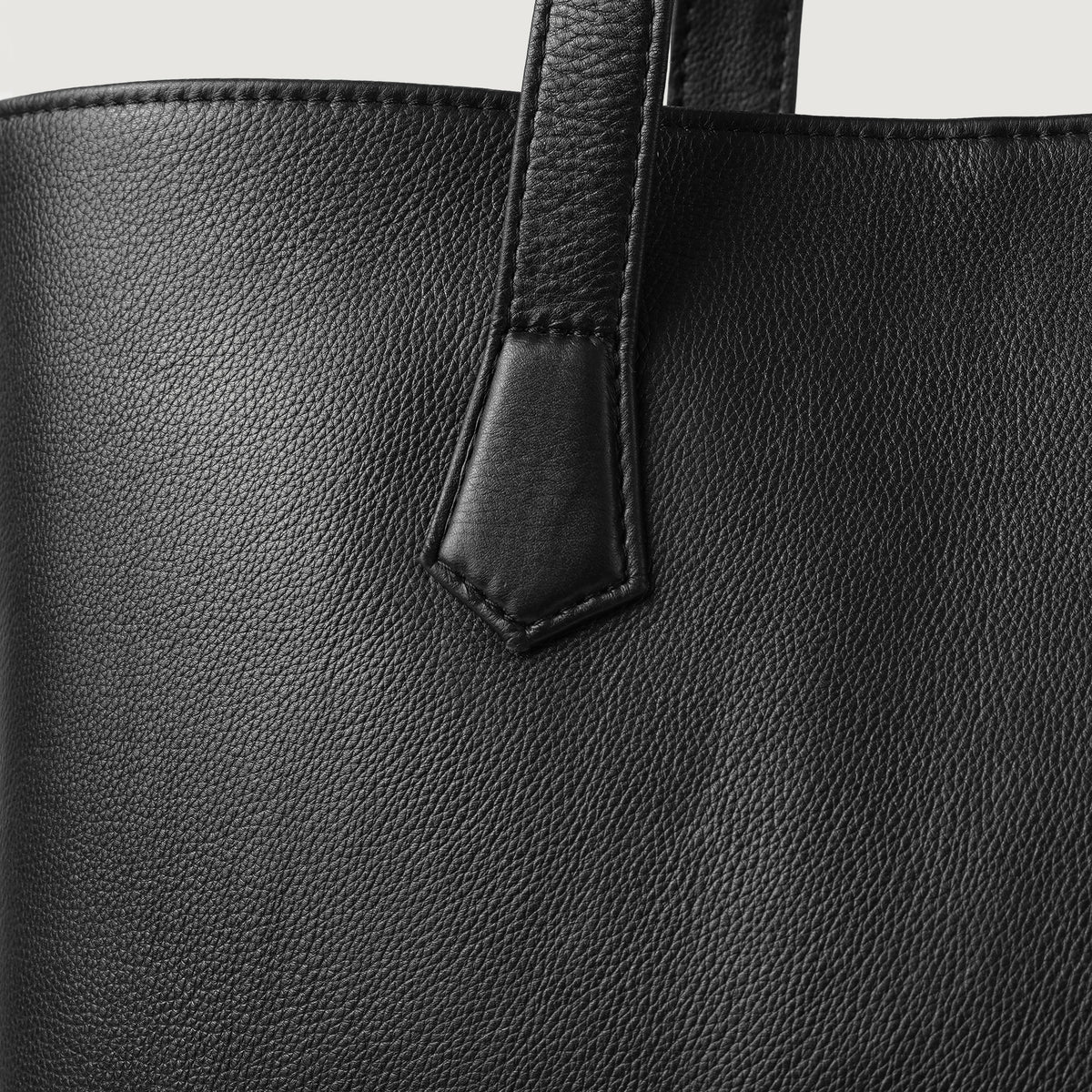 
The Bianca Borsa tote in pelle – alternate product view 6