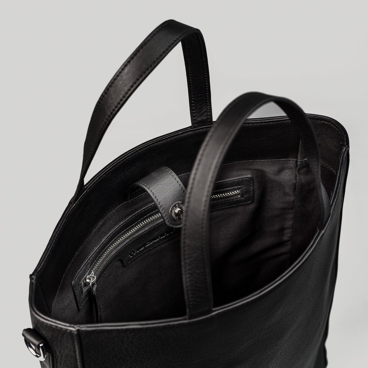 
The Poet Borsa tote in pelle – alternate product view 7