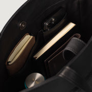 
The Poet Borsa tote in pelle – alternate product view 8