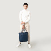 
The Poet Borsa tote in pelle – alternate product view 2