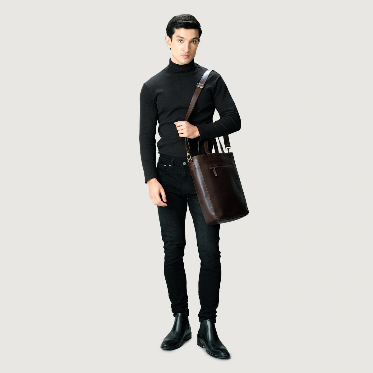 
Vista interna Showing Dedicated Padded Laptop Sleeve & Multi-Compartment Organization