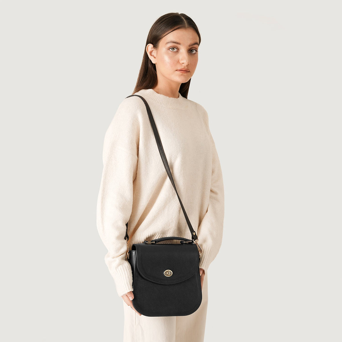 
The Sandra Leather Saddle Bag – alternate product view 2
