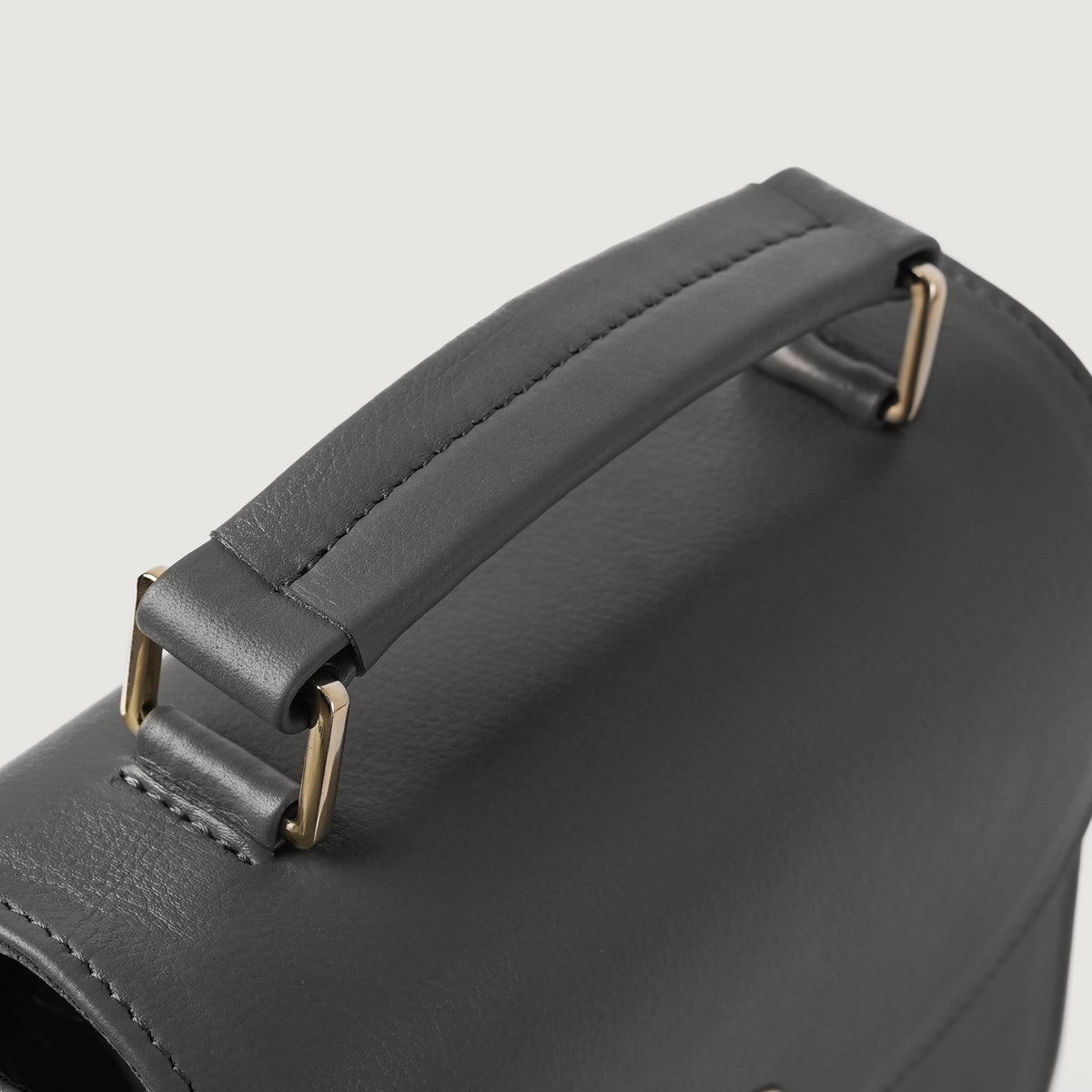 
The Sandra Leather Saddle Bag – alternate product view 5